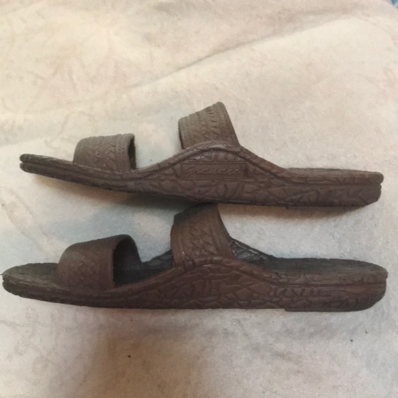 Comfy Slides - Picture 2 of 3